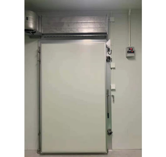 Cold storage pivot door